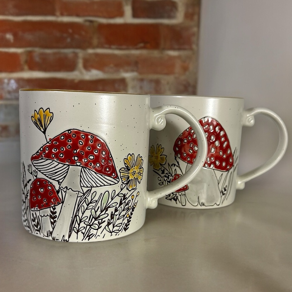 Hand painted mushrooms 🍄‍🟫🍄 mug new